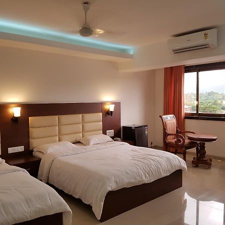 Bisu Hotel & Resorts Khed  エクステリア 写真